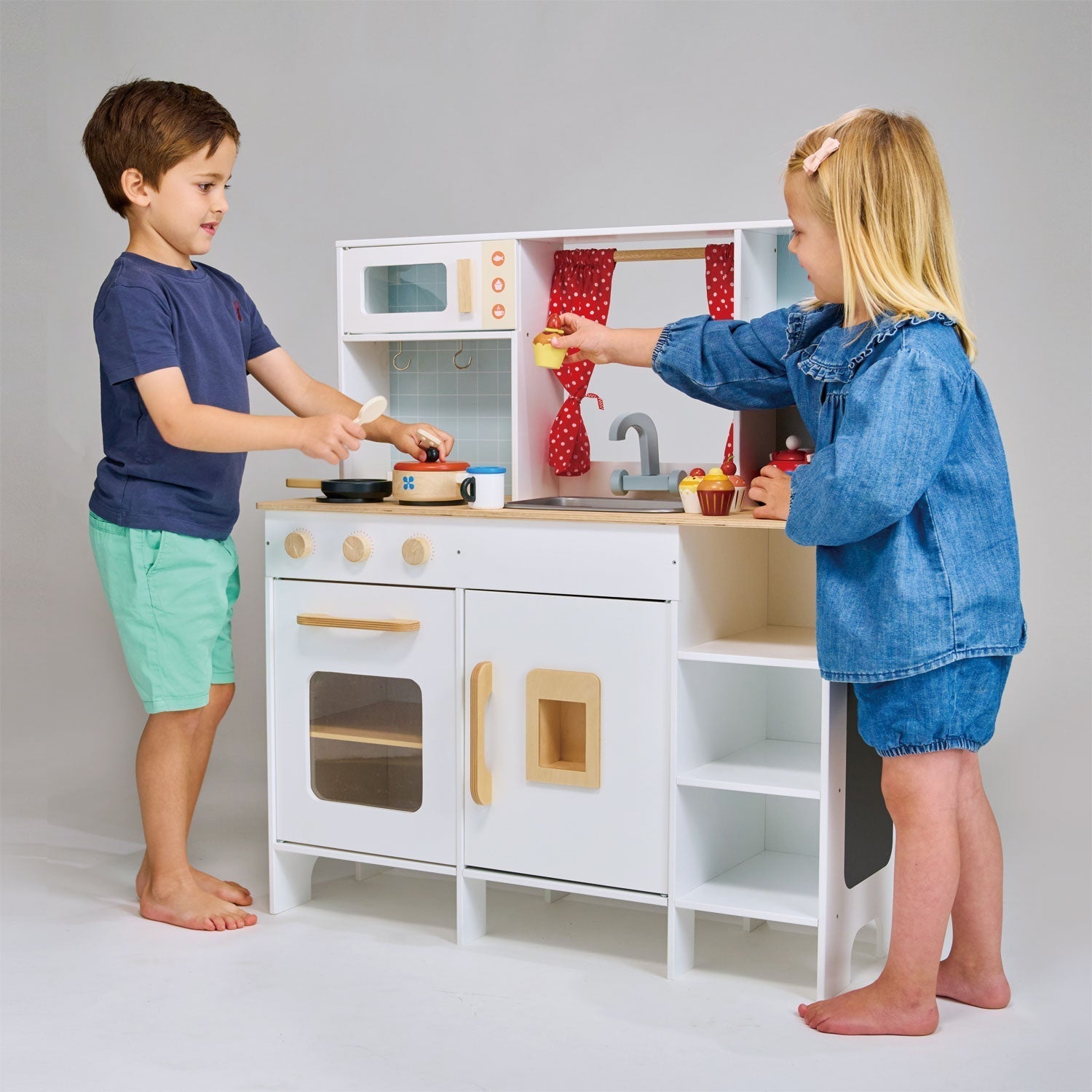 Open-Ended Play: What It Is and Why Every Toy Box Needs It - Mentari
