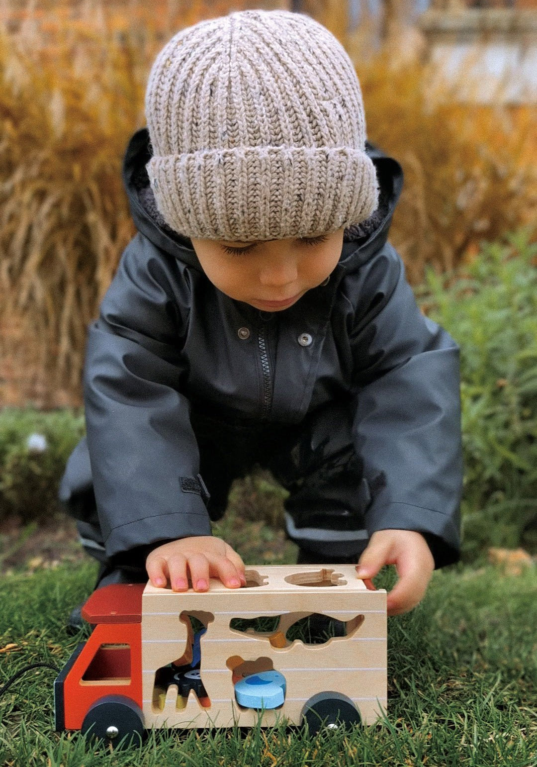 Outdoor Sensory Play Ideas for Toddlers: How to Bring Play Outside This Summer - Mentari