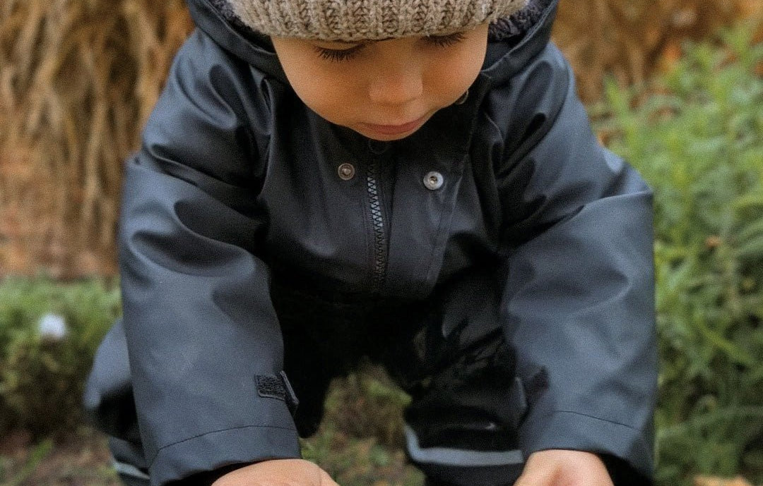 Outdoor Sensory Play Ideas for Toddlers: How to Bring Play Outside This Summer - Mentari