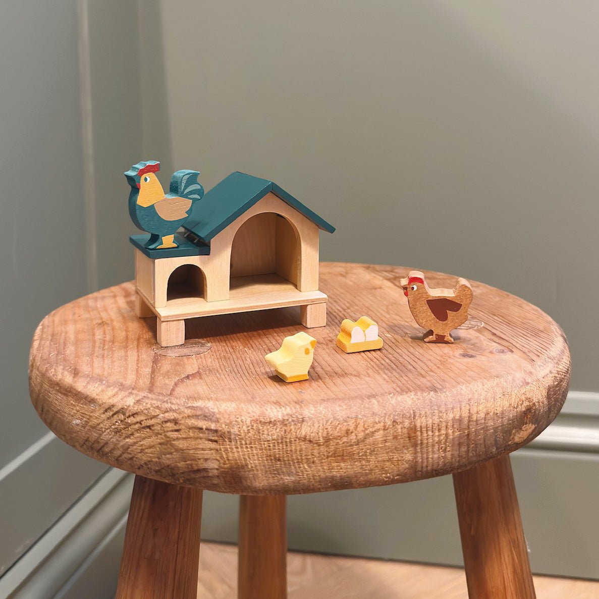 Cluck Cluck Chicken House - Mentari - Sustainable Wooden Toys Made in Indonesia - Eco - Friendly Play