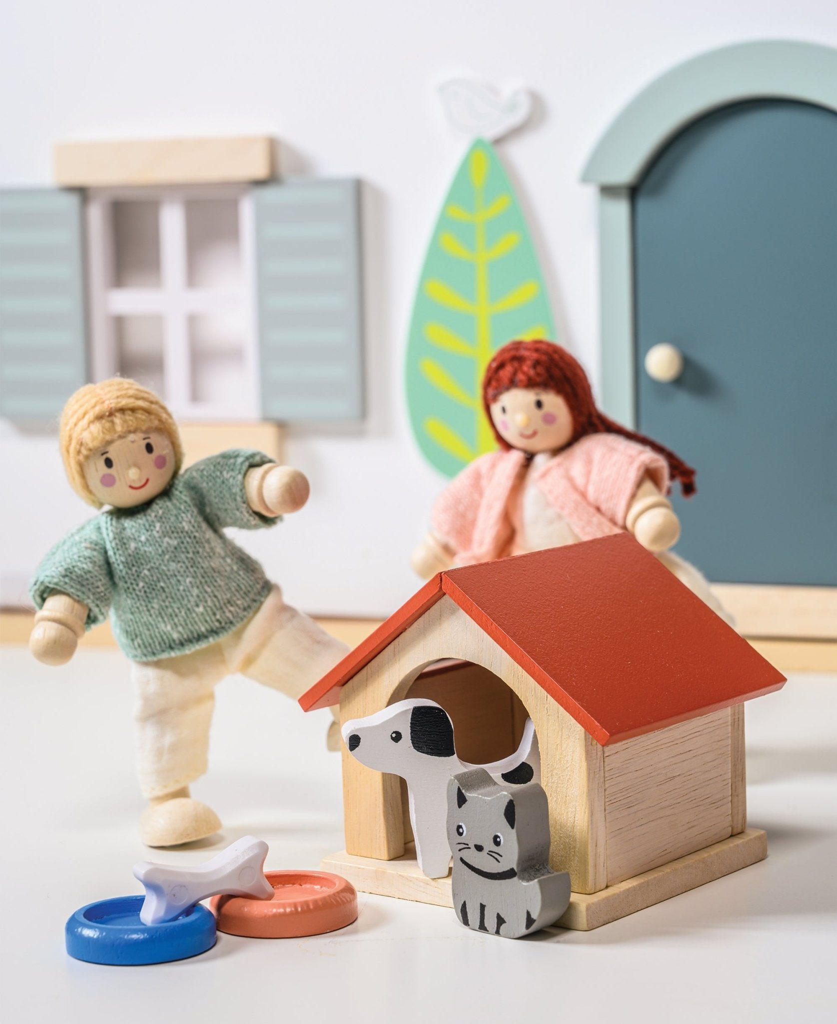 Wooden Dollhouse Pet Set — Dog, Cat & Kennel | Mentari