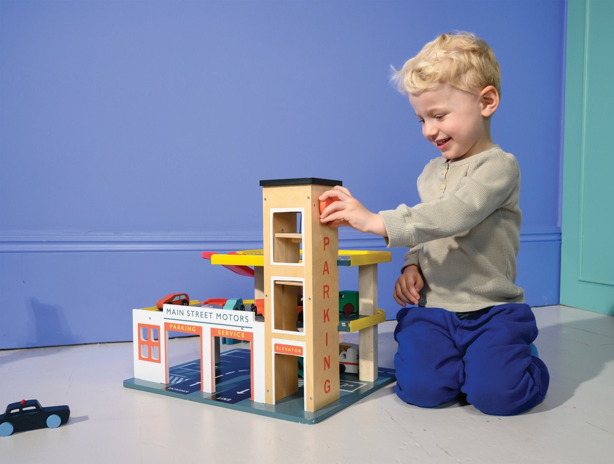 Large wooden toy garage online