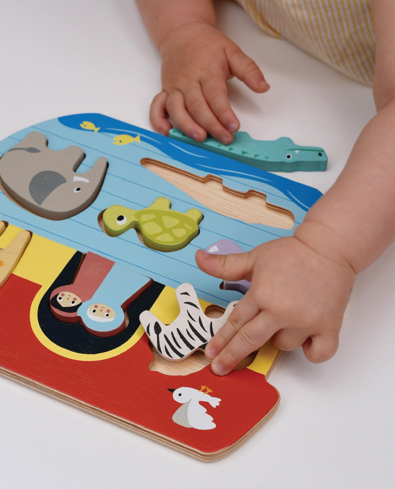 Shape Sorting Ark Tray - Mentari - Sustainable Wooden Toys Made in Indonesia - Eco - Friendly Play