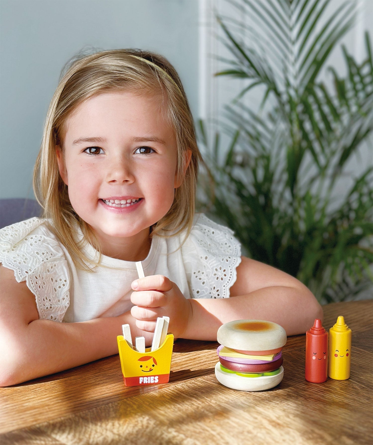 Take-out Burger Set - Mentari - Sustainable Wooden Toys Made in Indonesia - Eco-Friendly Play